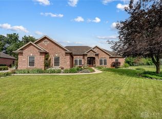 2733 Stonebridge Dr, Troy, OH 45373