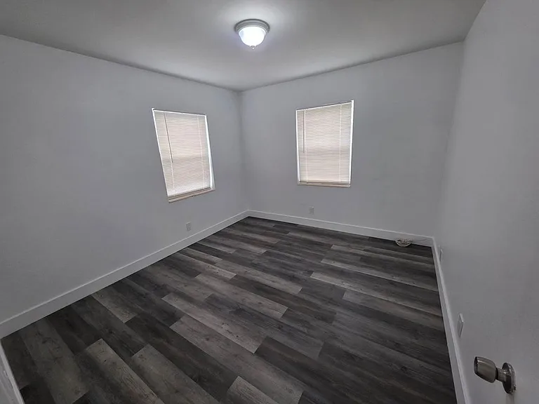 1021 Henrietta Ave #5 — Photo 6