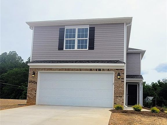 3rd image of 805 Sage Hill Dr