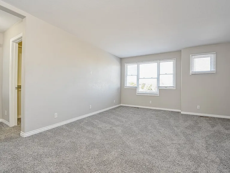 4376 Foxberry Dr — Photo 12