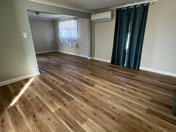 4th image of 903 Dreyfus Rd