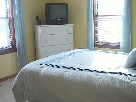 4th image of 22 Brunelle Ave