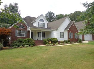 250 Hunter Dr, Paris, TN 38242