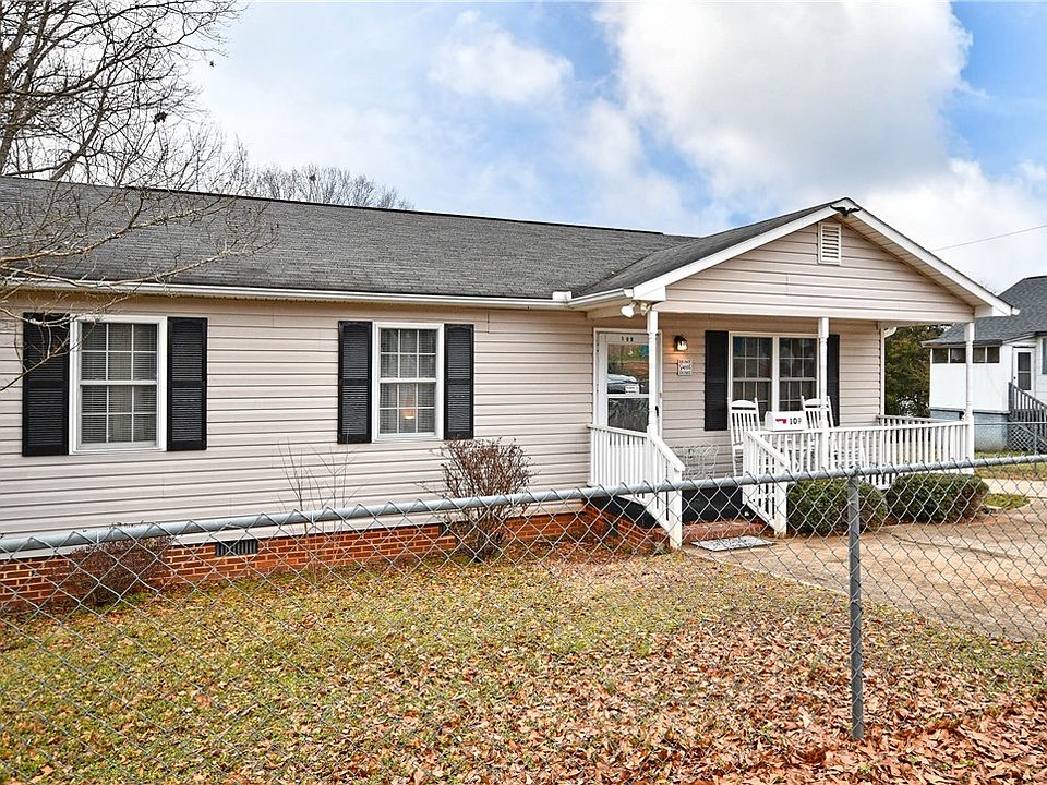 1st image of 109 Bailey St