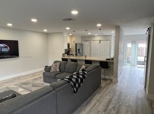 15376 SW 111th St, Miami, FL 33196