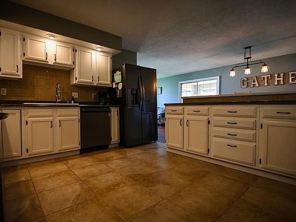 4th image of 159 Meadowlark Dr