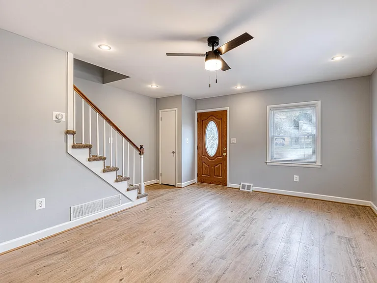 16 S Kelly Ave — Photo 13