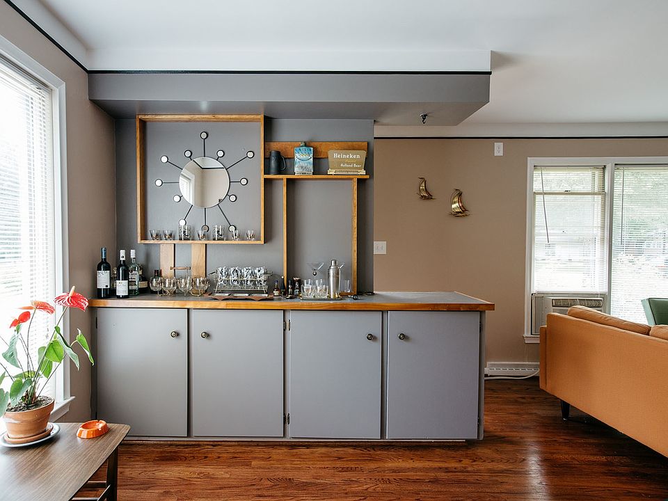 built-in dining
