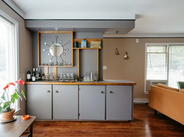 23580 Oliver Ct, Southfield, MI 48033