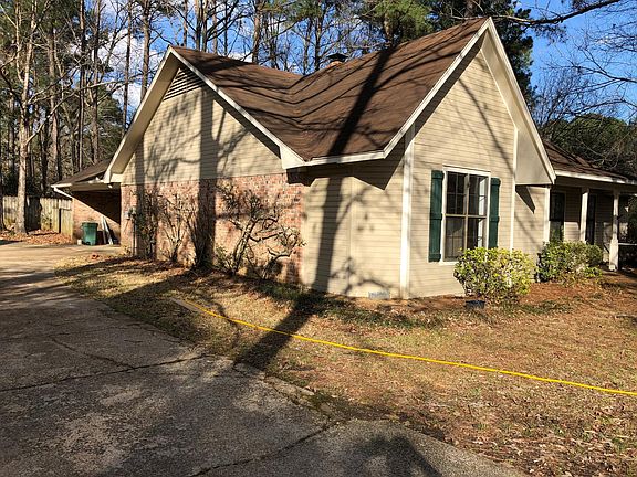 3rd image of 506 Bradford Dr