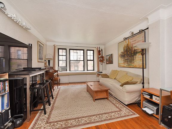 3rd image of 109-14 Ascan Ave APT 2F