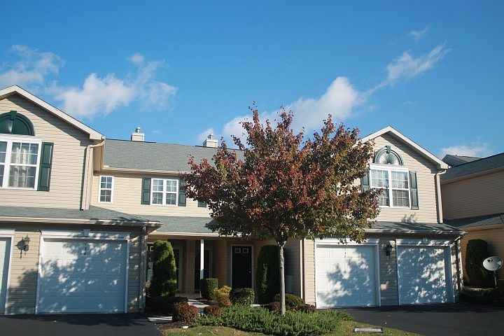 front of 2BR 2Bath condo