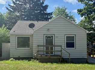 879 Oak Ave, Muskegon, MI 49442