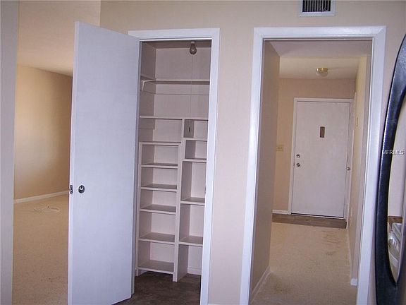 5th image of 712 Ojai Ave
