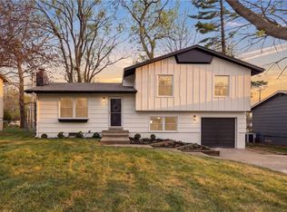 8813 W 90th Ter, Overland Park, KS 66212
