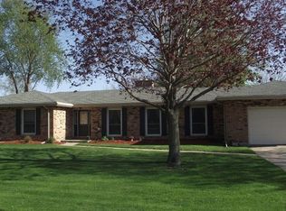 104 E McConaughy Ave, Rochelle, IL 61068