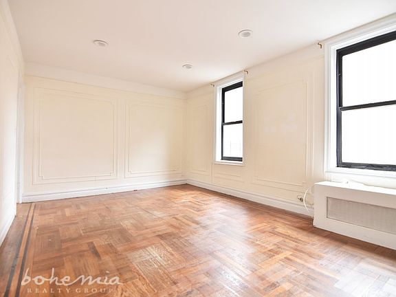 2nd image of 1011 Sheridan Ave APT 16E