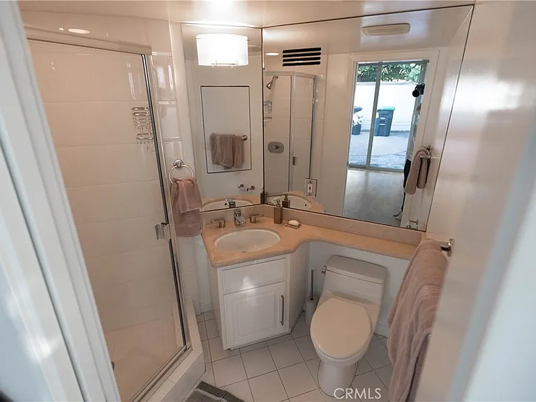 558 Cliff Dr — Photo 21