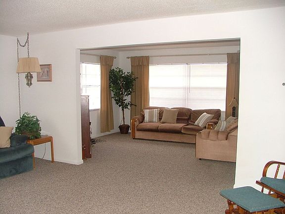 4th image of 450 Cameo Dr