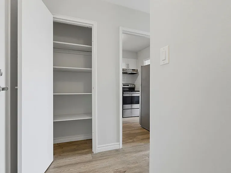 8325 Riverside Dr E — Photo 8