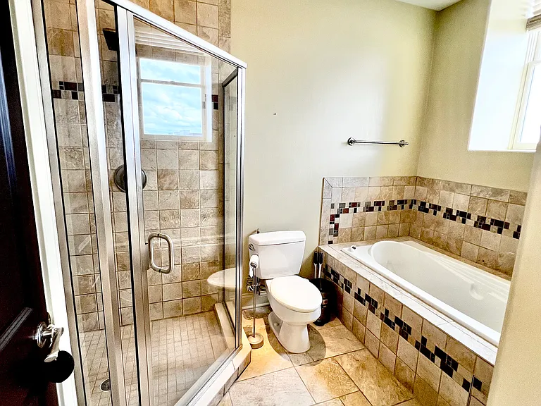 2105 N Meridian St #301 — Photo 13