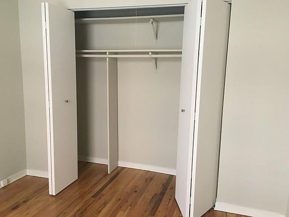 5th image of 2300 N Clark St #23102W