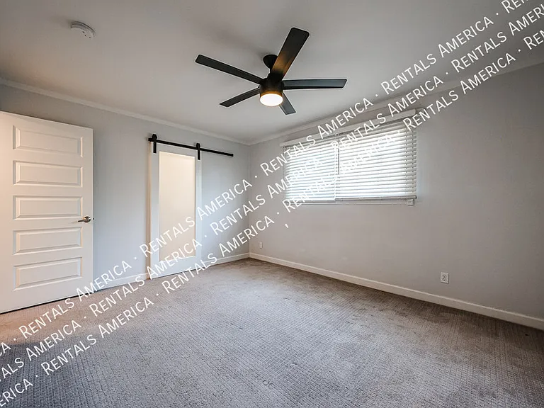 3213 S Albert Ave — Photo 26