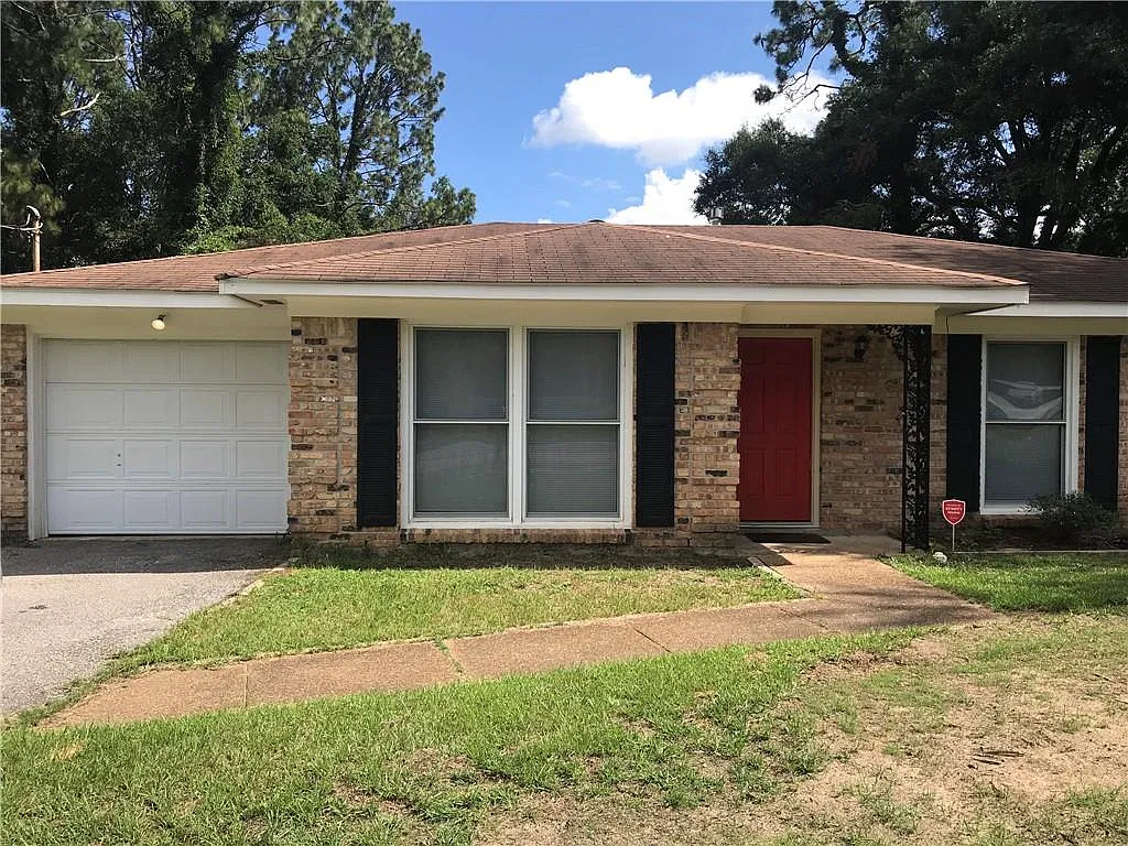 3 bed, 2.0 bath, 1304 sqft, $1,495 — Photo 1