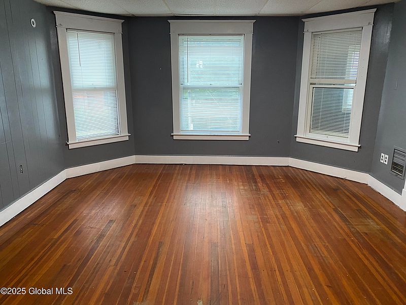 5th image of 1220 Crane Street