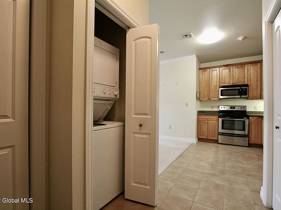 4th image of 8 Wall St APT 418