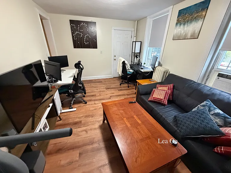 8 Vinal St #1 — Photo 1