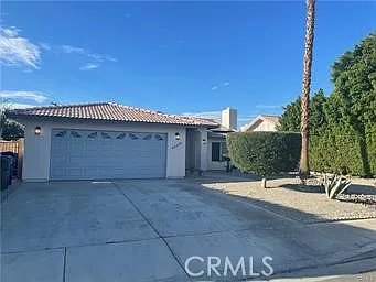 68310 McCallum Way — Photo 1