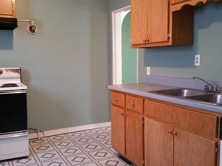 130 Leavenworth St — Photo 2