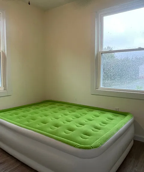 2407 Holliday St — Photo 12