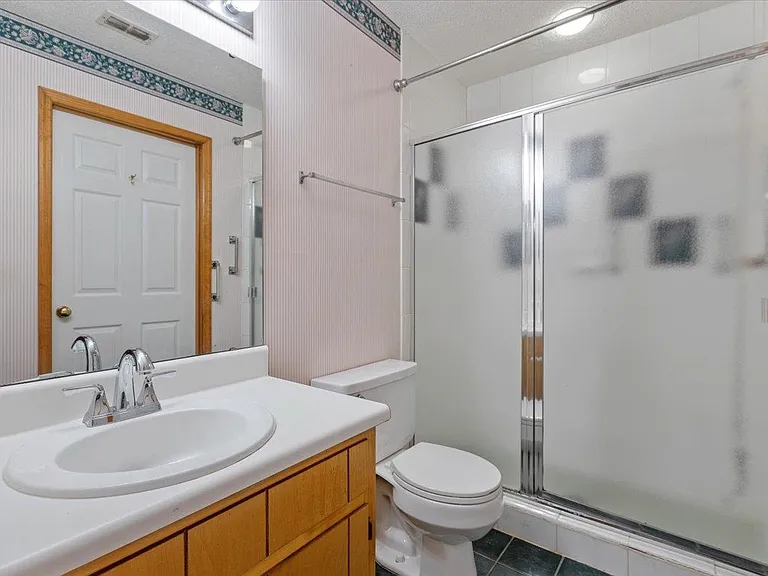 2510 Golden Park Ln — Photo 16