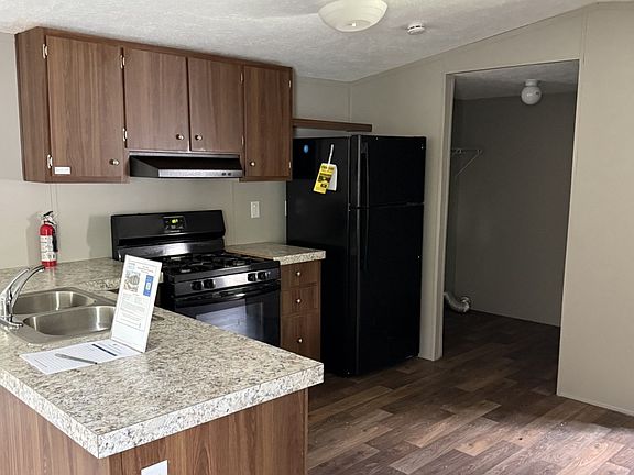 2nd image of 106 Cougar Dr