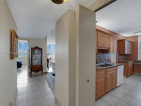 4350 Hillcrest Dr APT 901, Hollywood, FL 33021 | MLS #A11573027 | Zillow