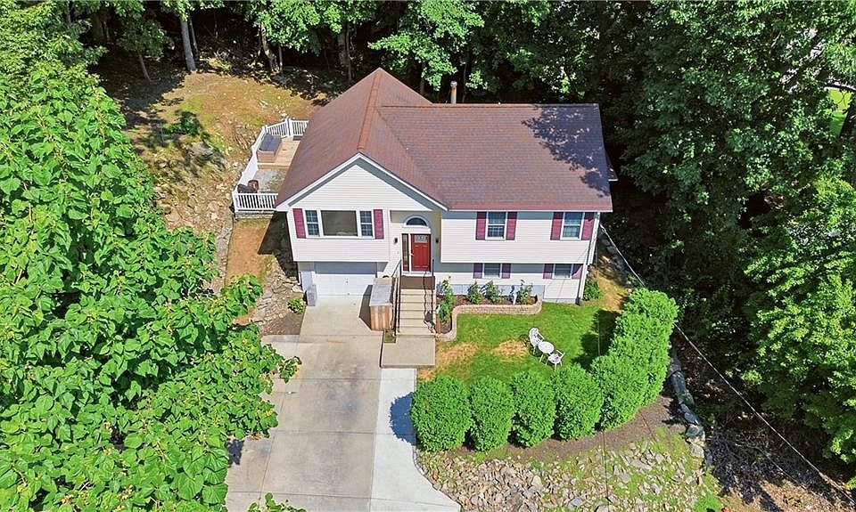 1st image of 37 Gem St
