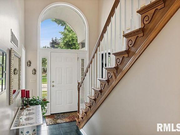 5th image of 2958 Greenview Dr