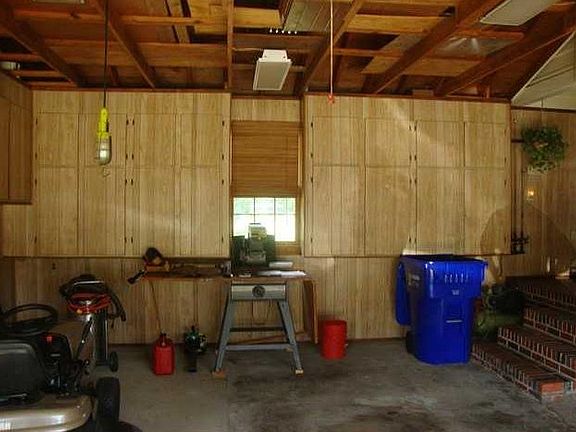 5th image of 1528 Forest Glen Cir