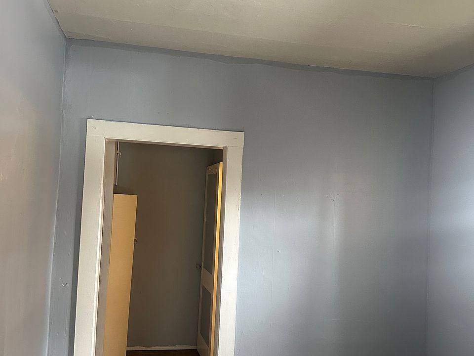 2nd image of 425 S Winter St #A