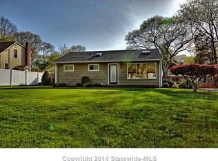 15 Mollusk Dr, Saunderstown, RI 02874