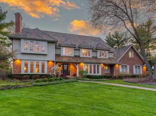 1001 Ashley Ln, Libertyville, IL 60048