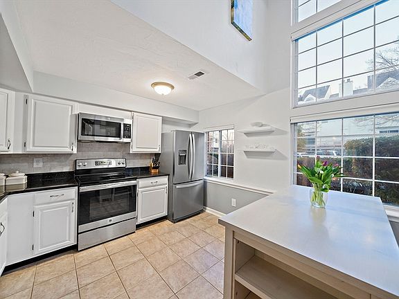 2nd image of 179 Tall Oaks Dr Unit E