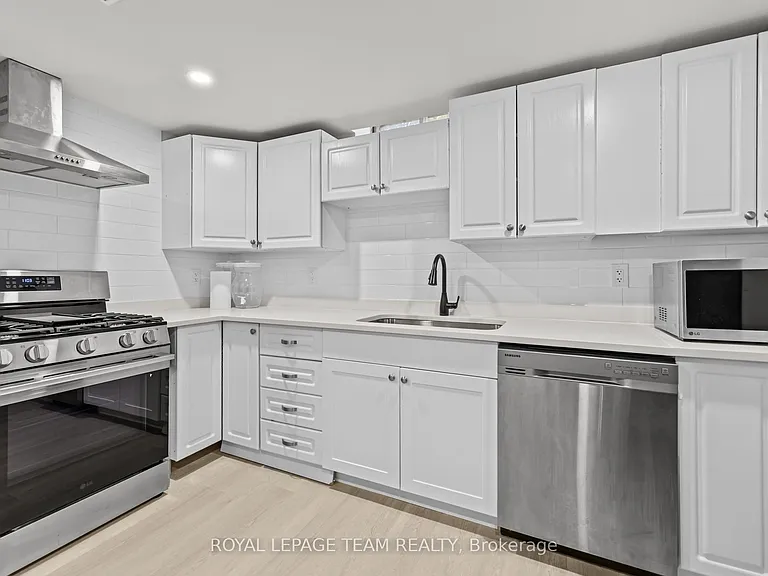 1288 Plante Dr #B — Photo 6