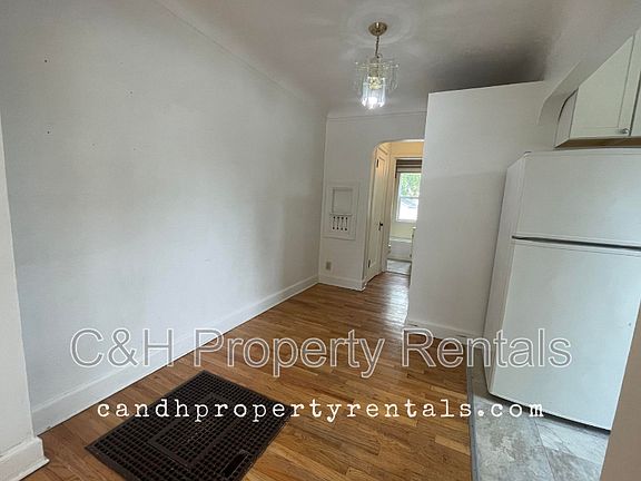 4th image of 1302 1st St W #1