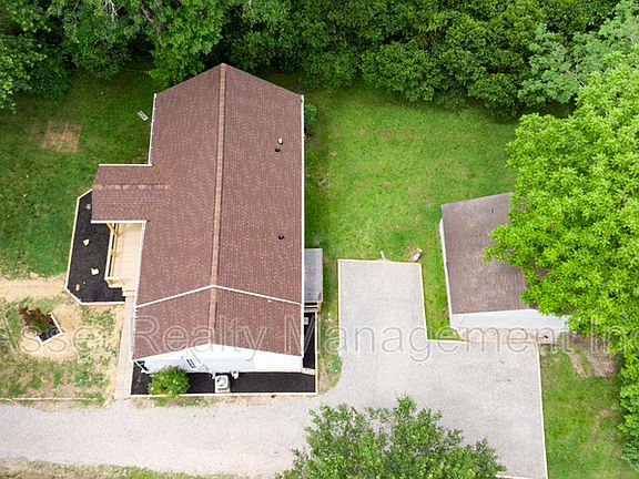 4th image of 5211 Holston Dr