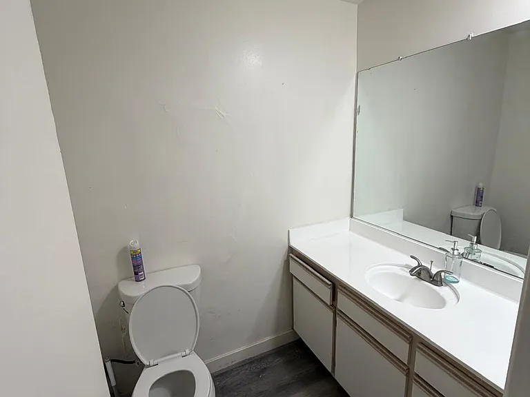 5354 Yarmouth Ave — Photo 14