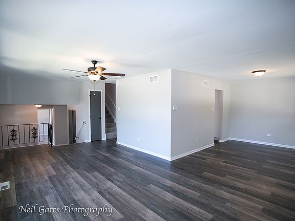 3rd image of 1119 E 192nd St