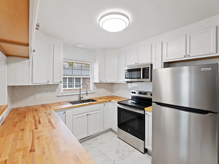 513 Bart St — Photo 12